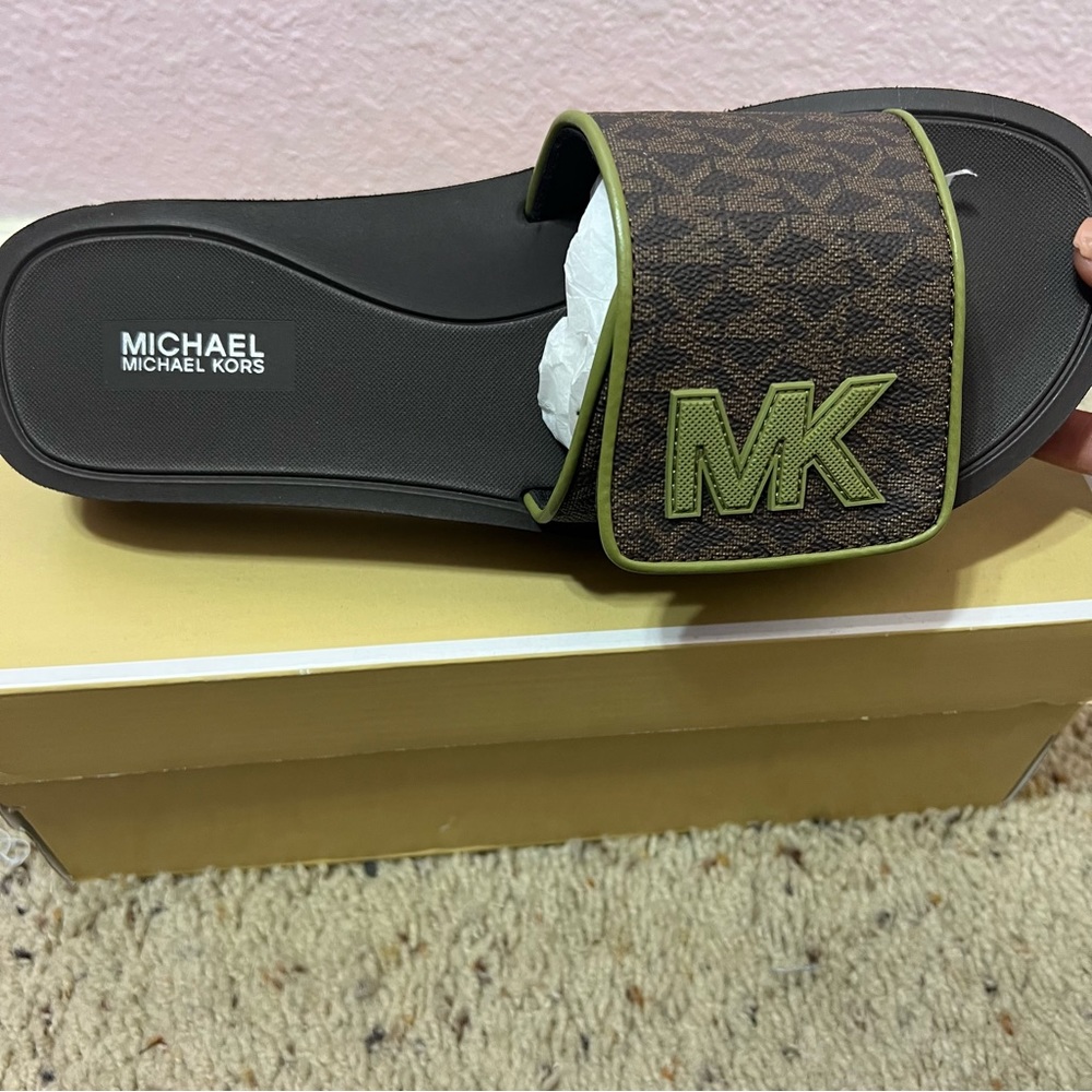 NWOT Michael Kors 9 Hunter Green/Brown Logo Slides